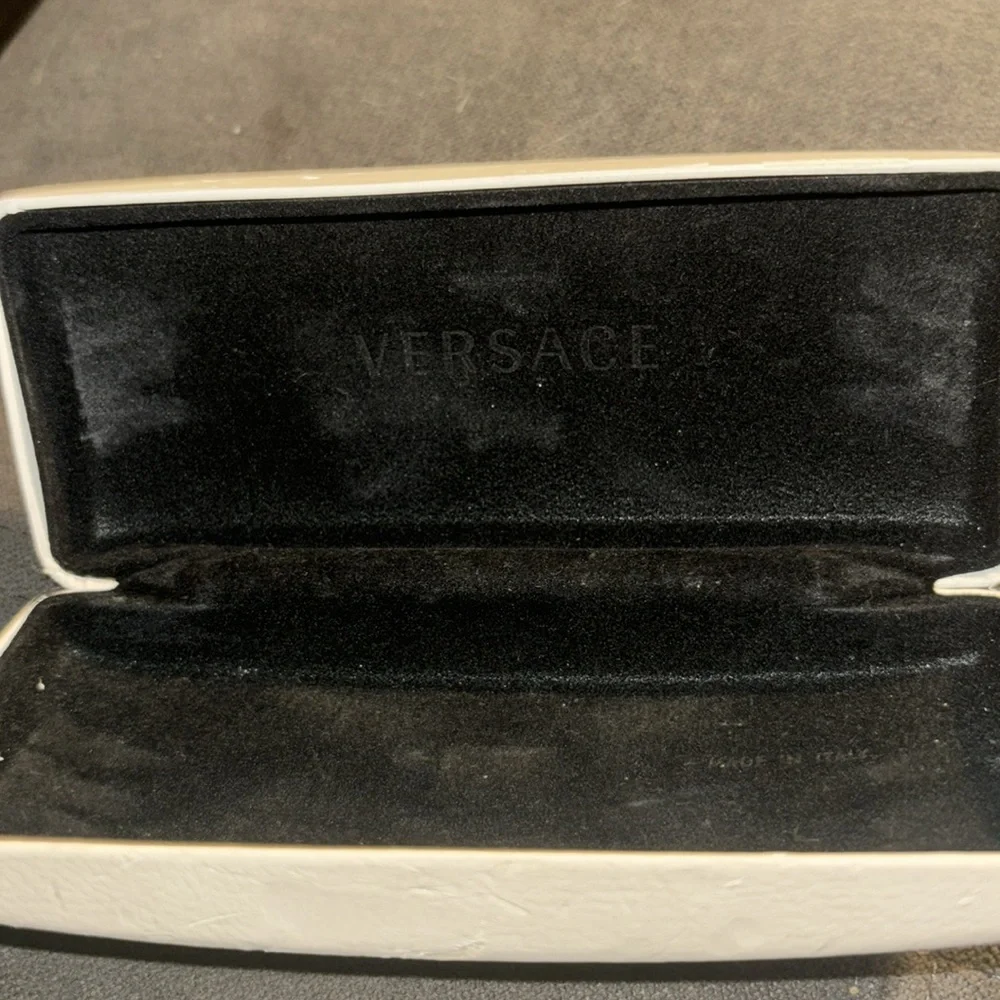 Versace Sunglasses Case Well Used - Picture 5 of 5
